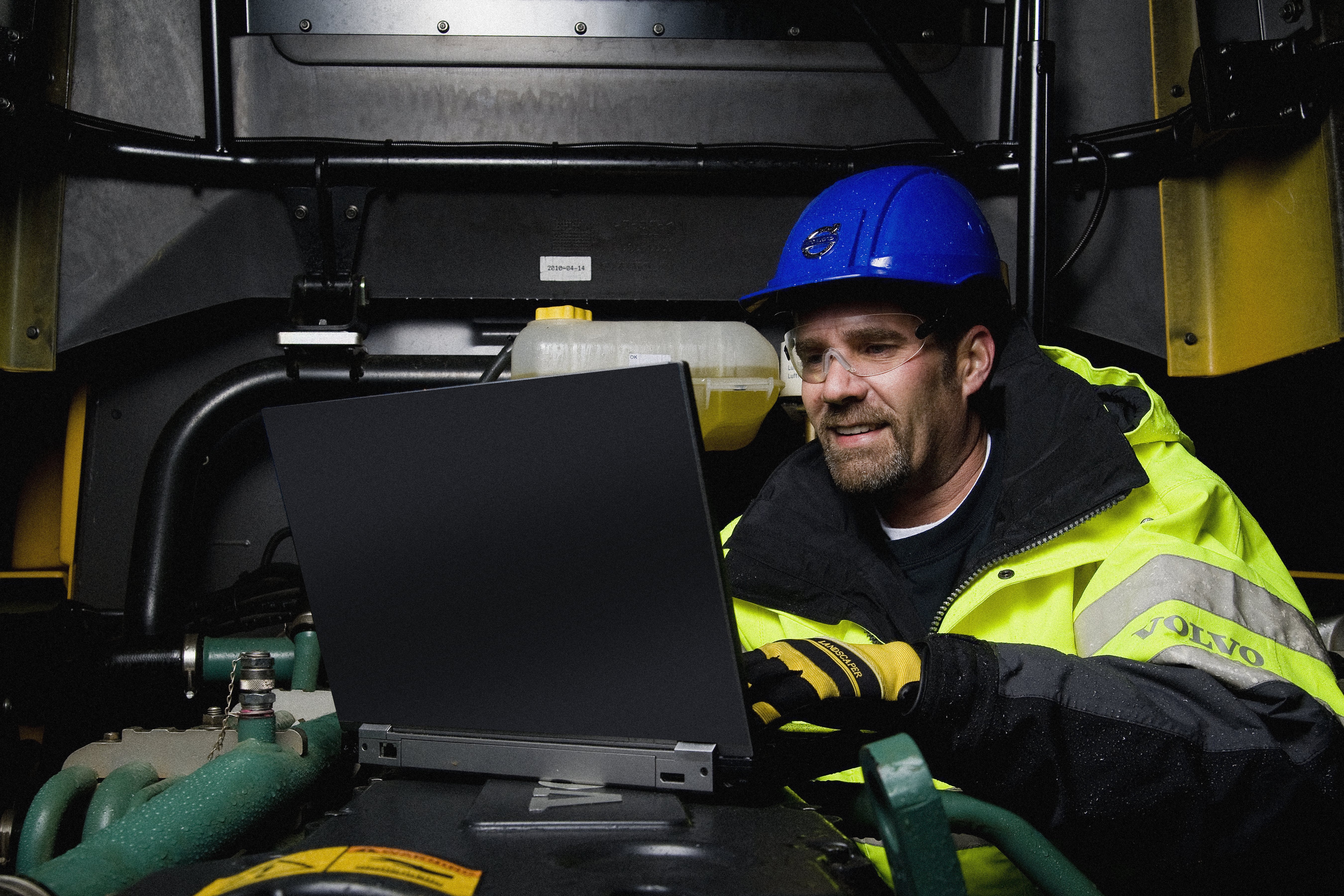 1654665634693 Volvo Laptop