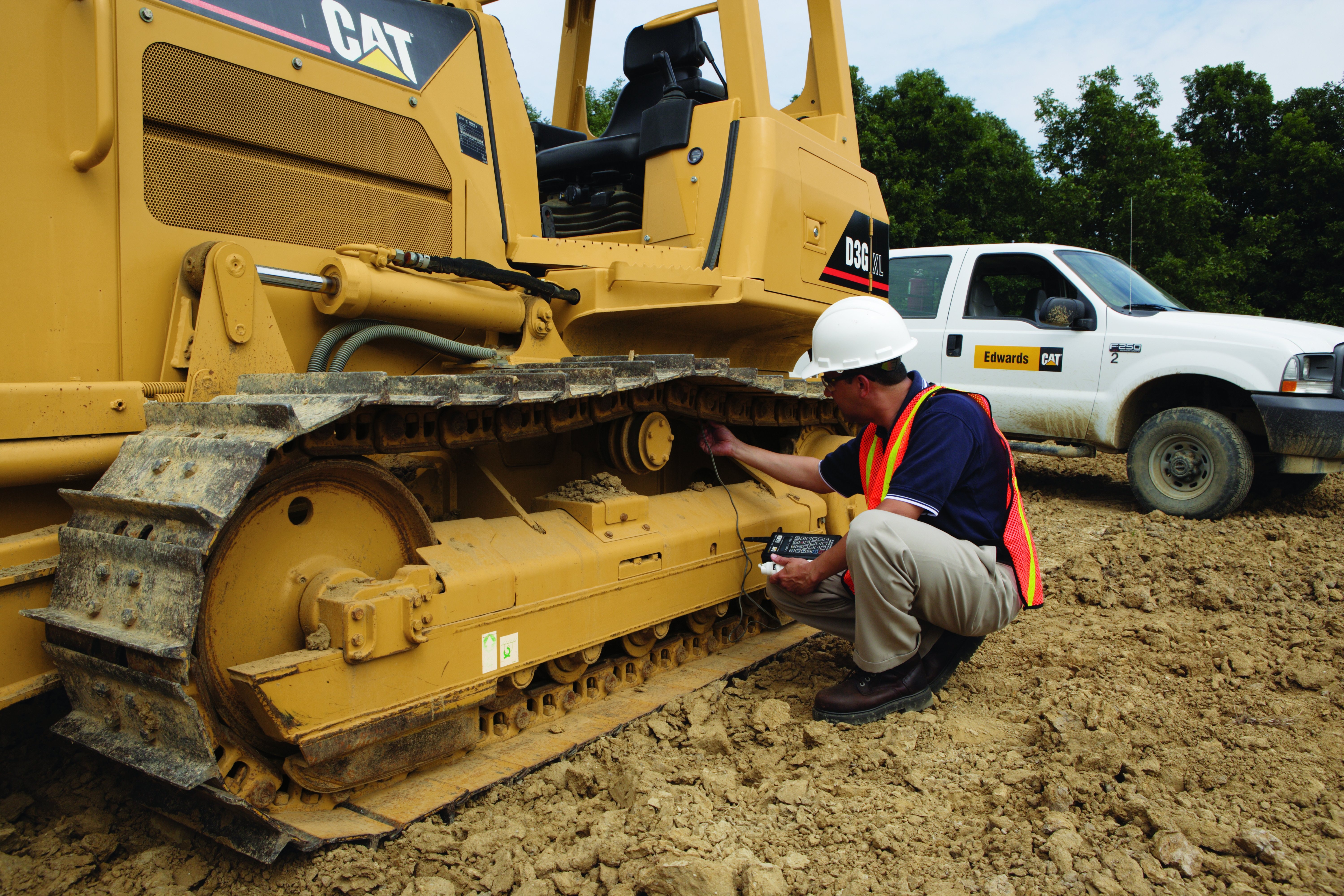 1654665647346 Caterpillar Track