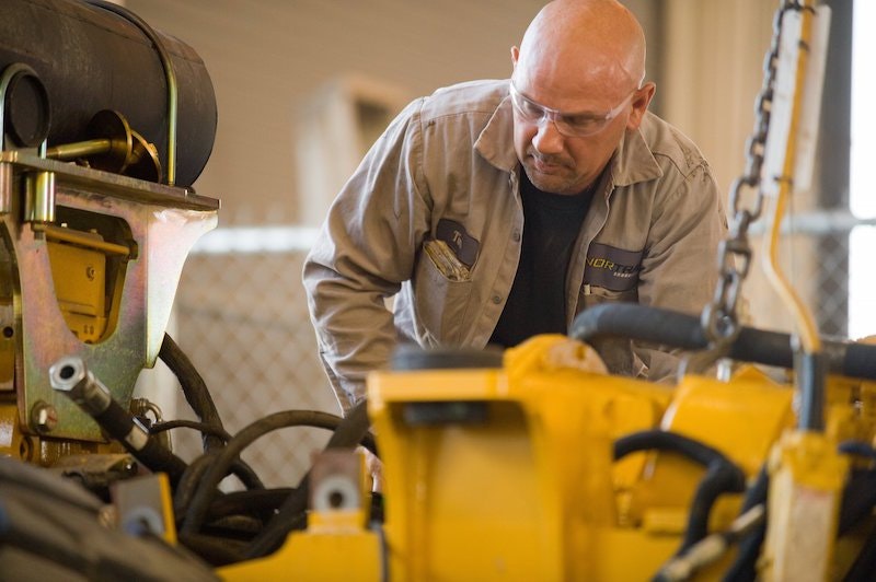 1654665842557 Technician