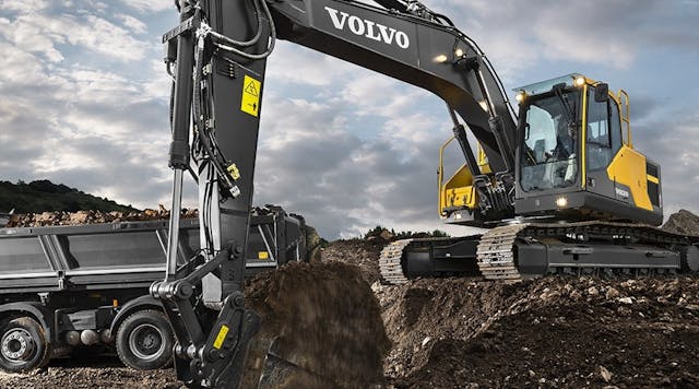 volvo-benefits-crawler-excavator-ec220e-t4f-optimized-hydraulics-1000x1000