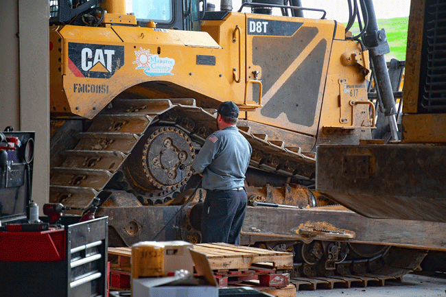 1654666809931 Manateetechniciancaterpillardozer