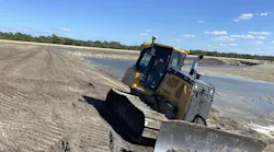 Deere-dozer-grading