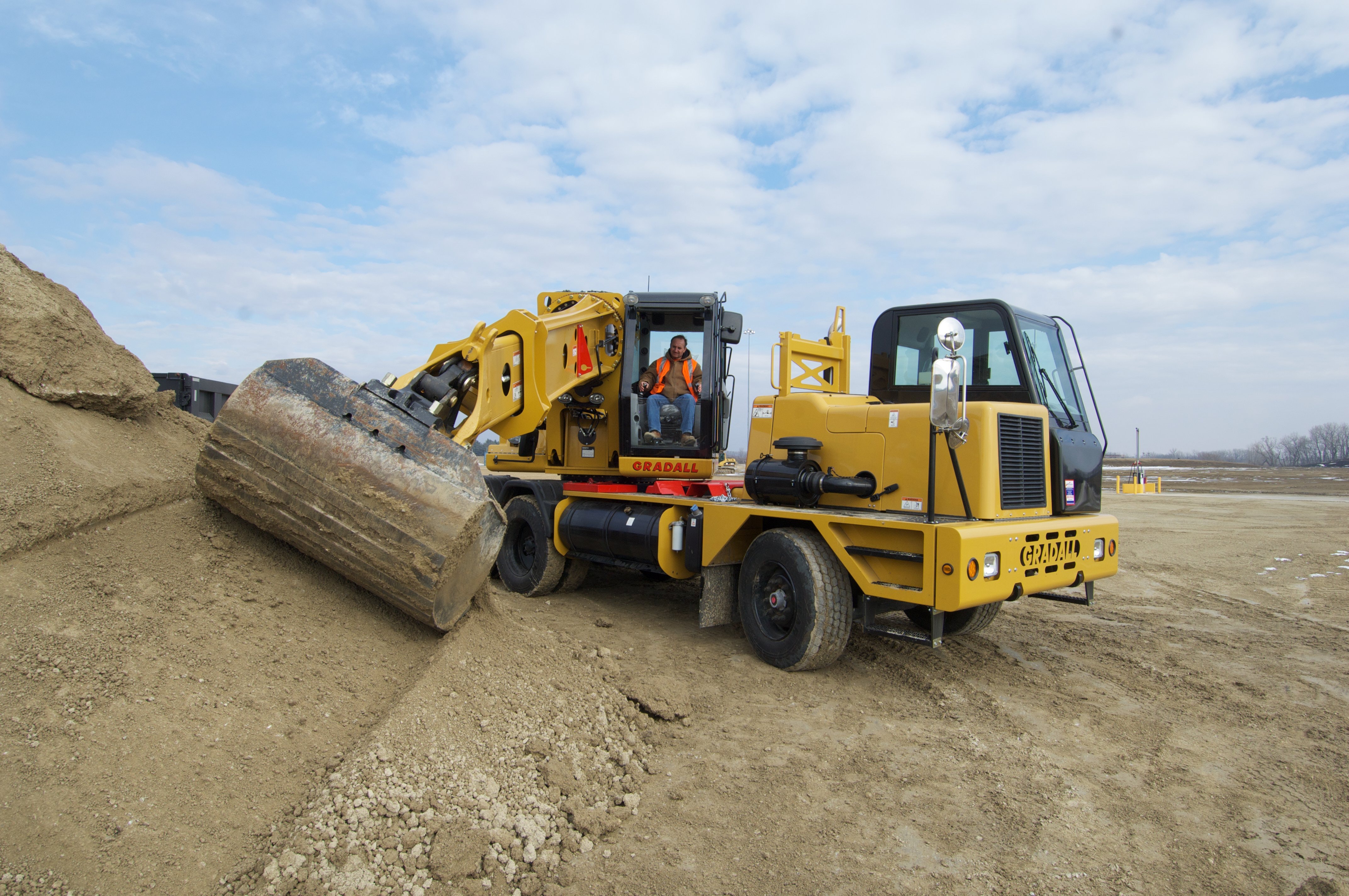 1654722858390 Gradall 1