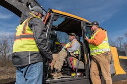 Volvo-EC220E-walkaround Volvo-EC220E-walkaround