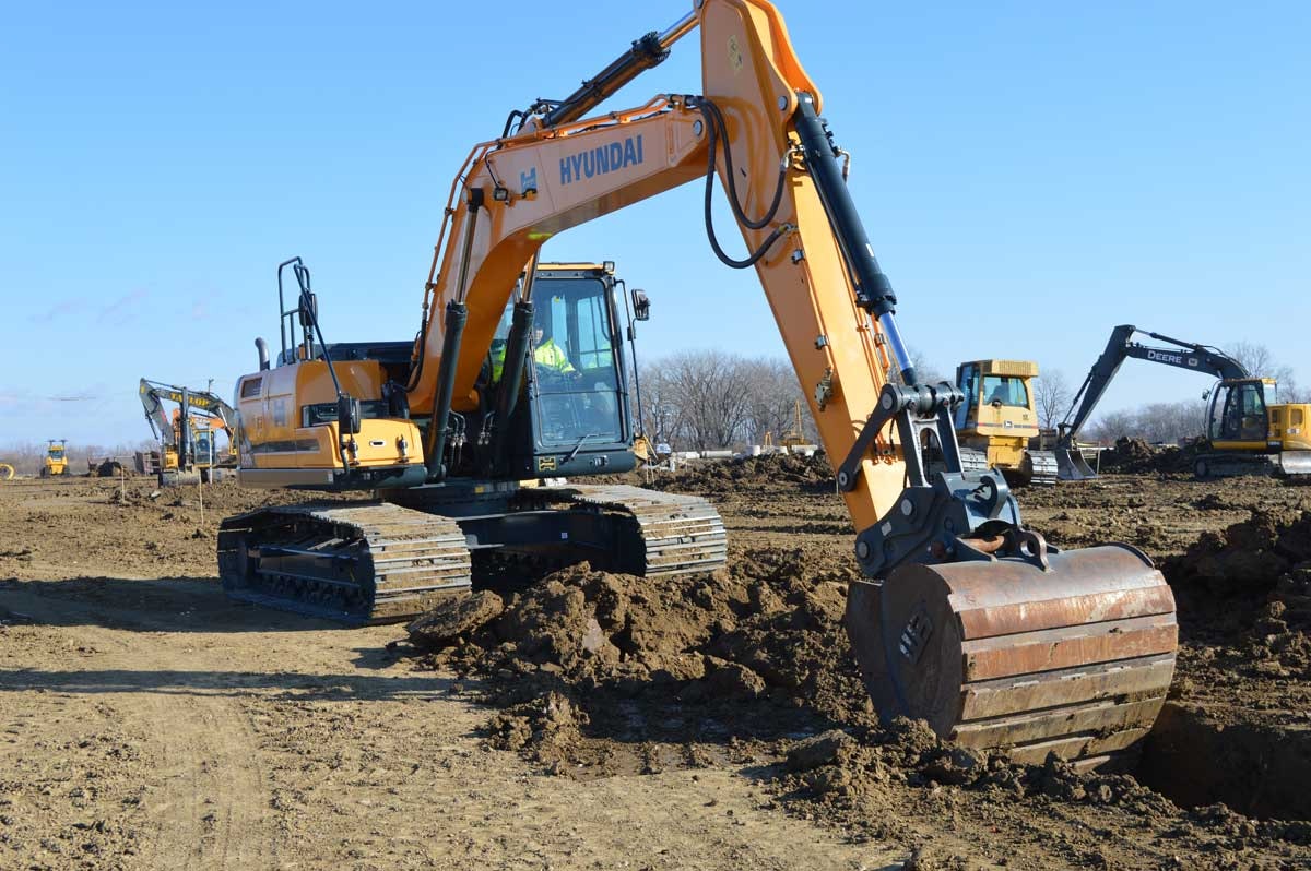 1654723316358 Hyundaihx200lexcavator