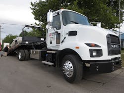 1654723396470 Mackmd6truckwithcar 0 1654723396470 Mackmd6truckwithcar 0