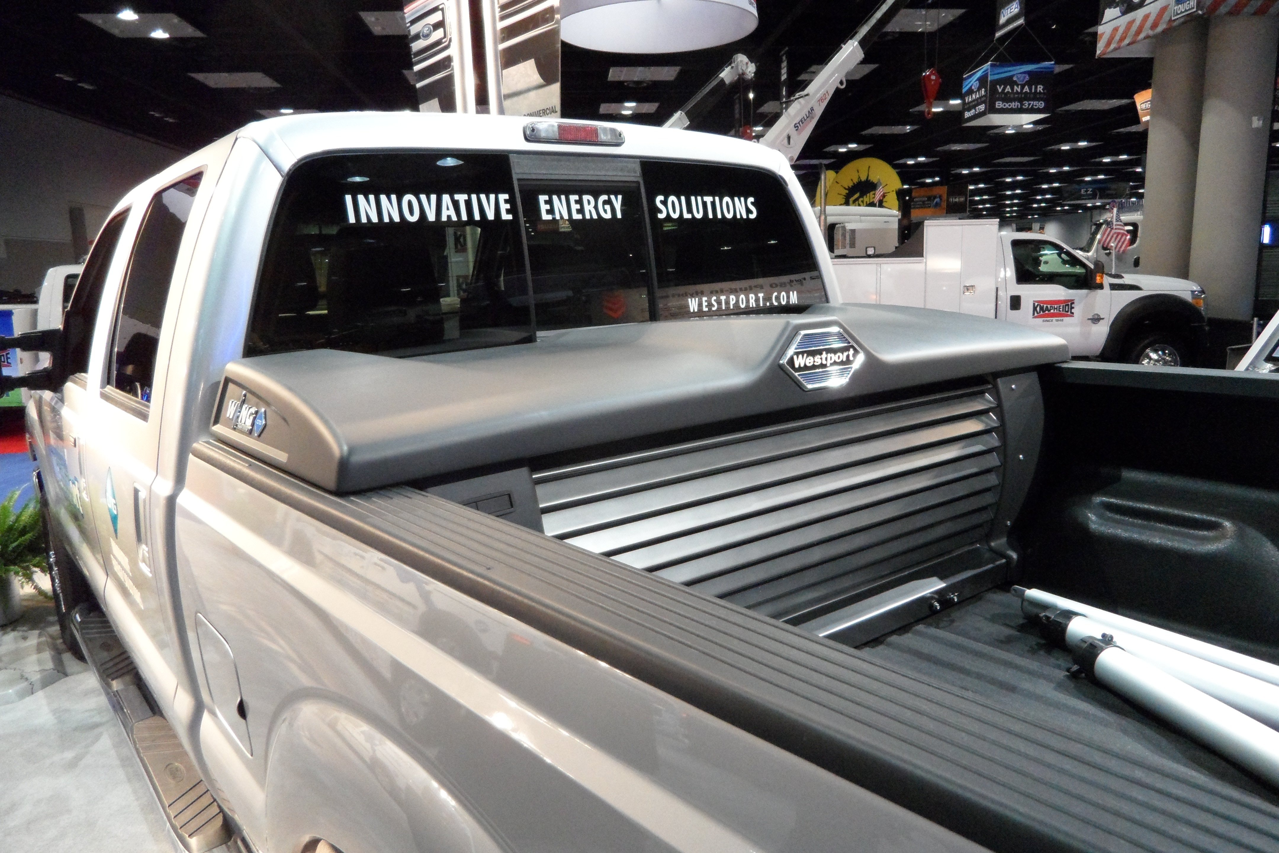 1654786298308 Ford 755