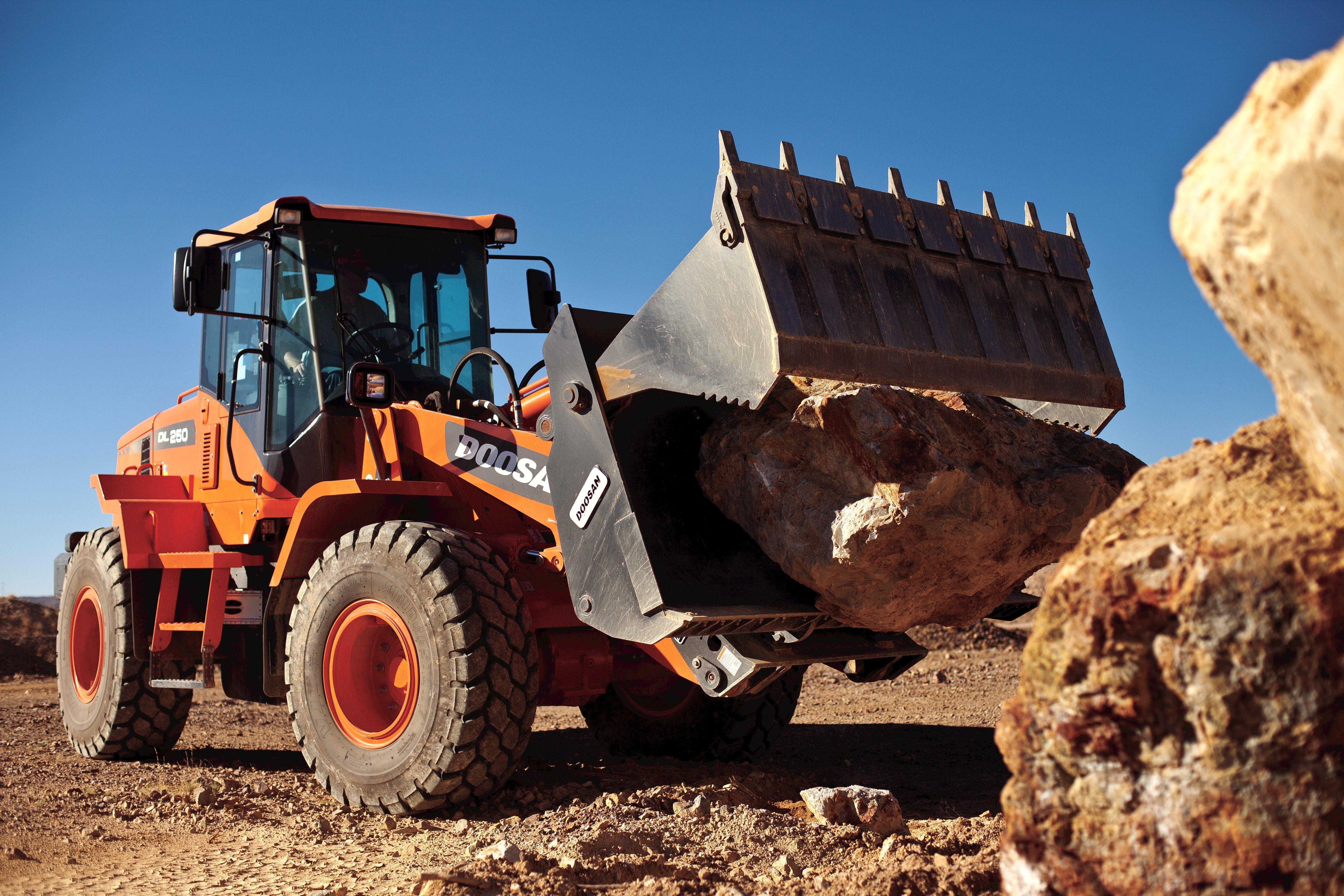 Doosan DL250-3 wheel loader