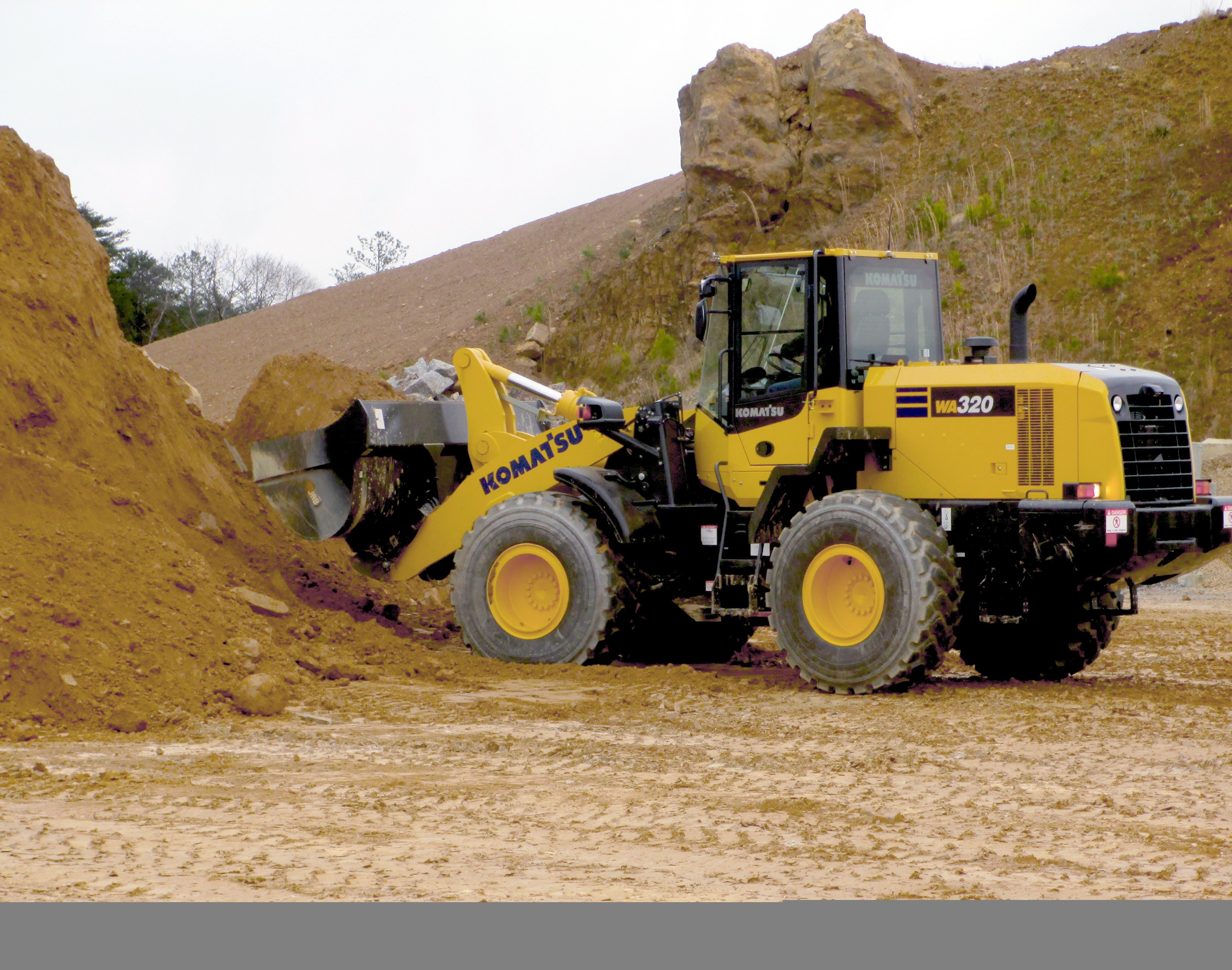 Komatsu WA320-7 Wheel loader_0