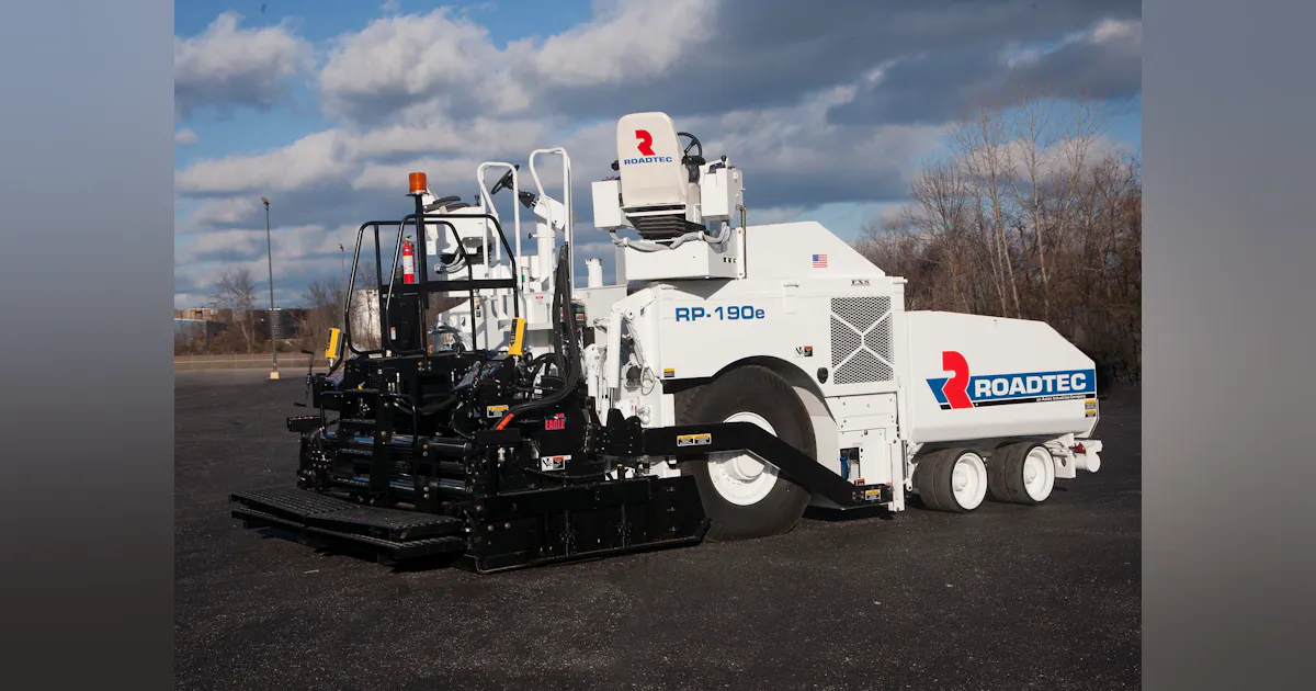 Roadtec RP-190e Tracked Asphalt Paver | Construction Equipment