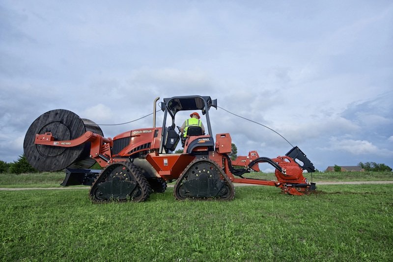 1654796260112 Ditch Witch Rt120 Quad