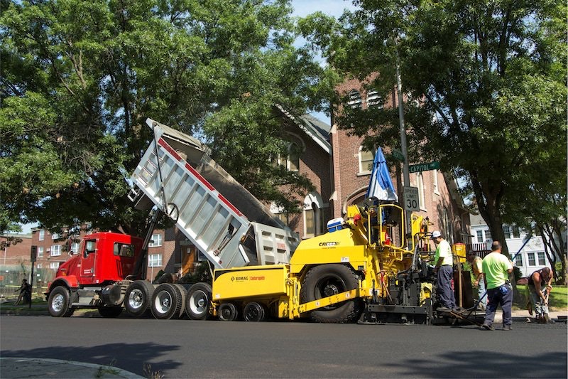 BOMAG-Cedarapids CR552 Paver