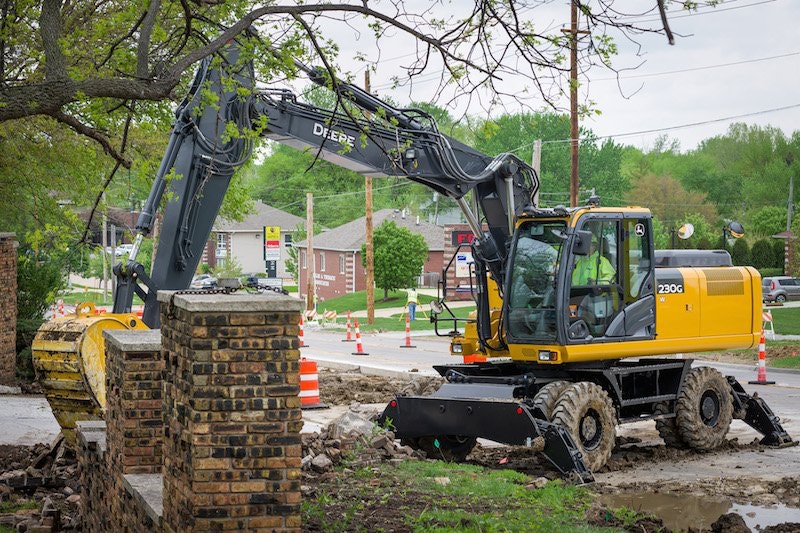 John Deere 230GW wheeled excavator