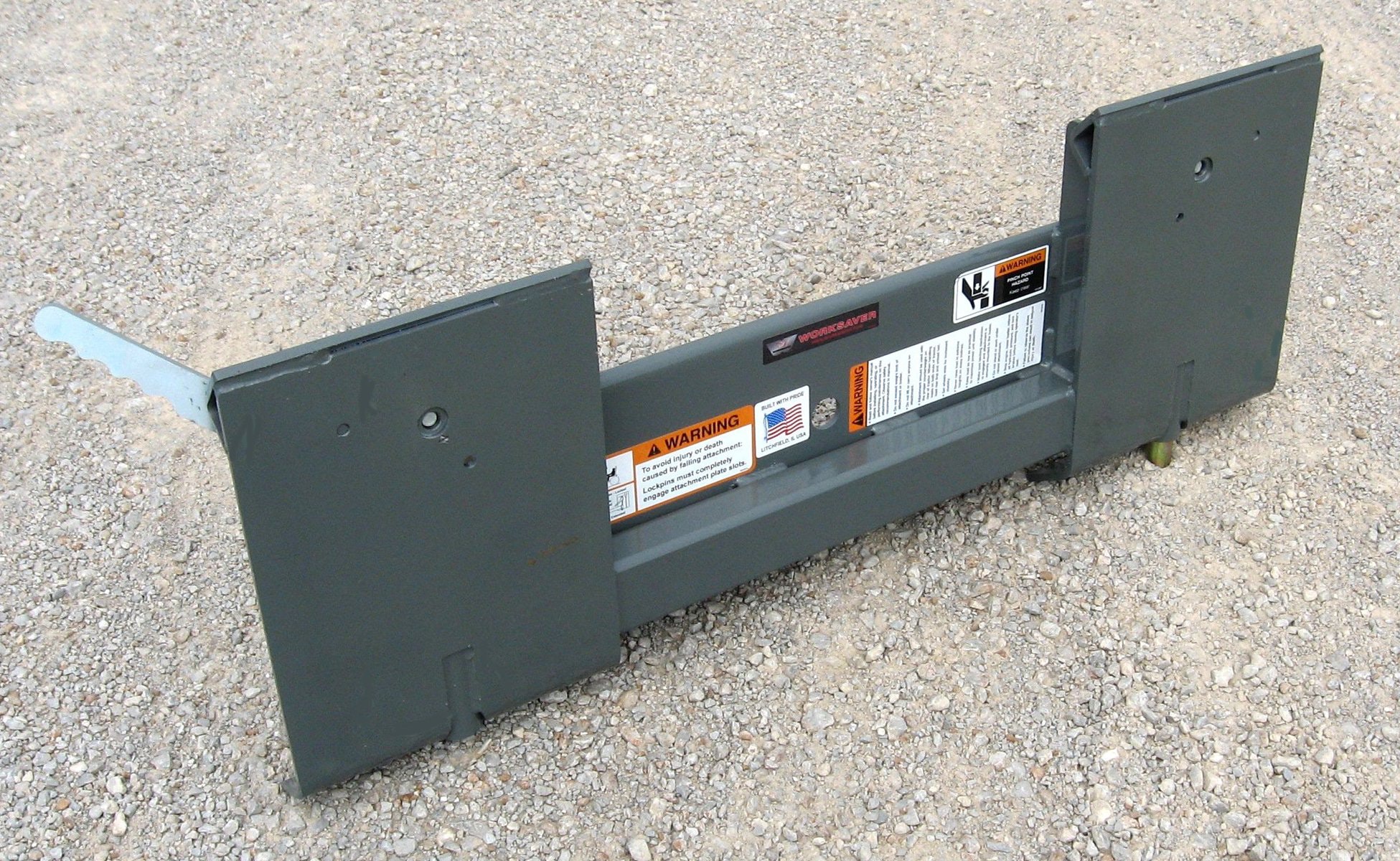 WSR_7462_Mini Universal to Standard Skid Steer Adapter