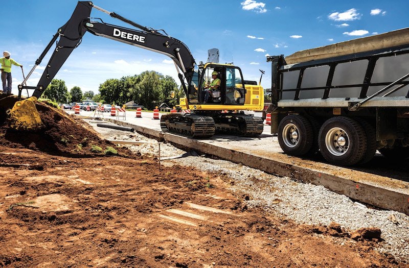 Deere_180G LC_1 excavator lorez