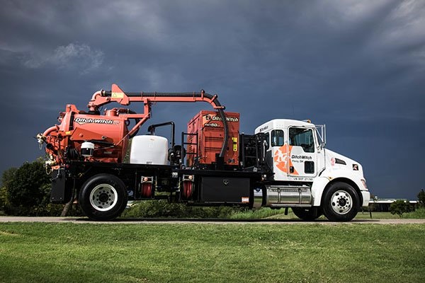 1654799165687 Ditch Witch Fxt