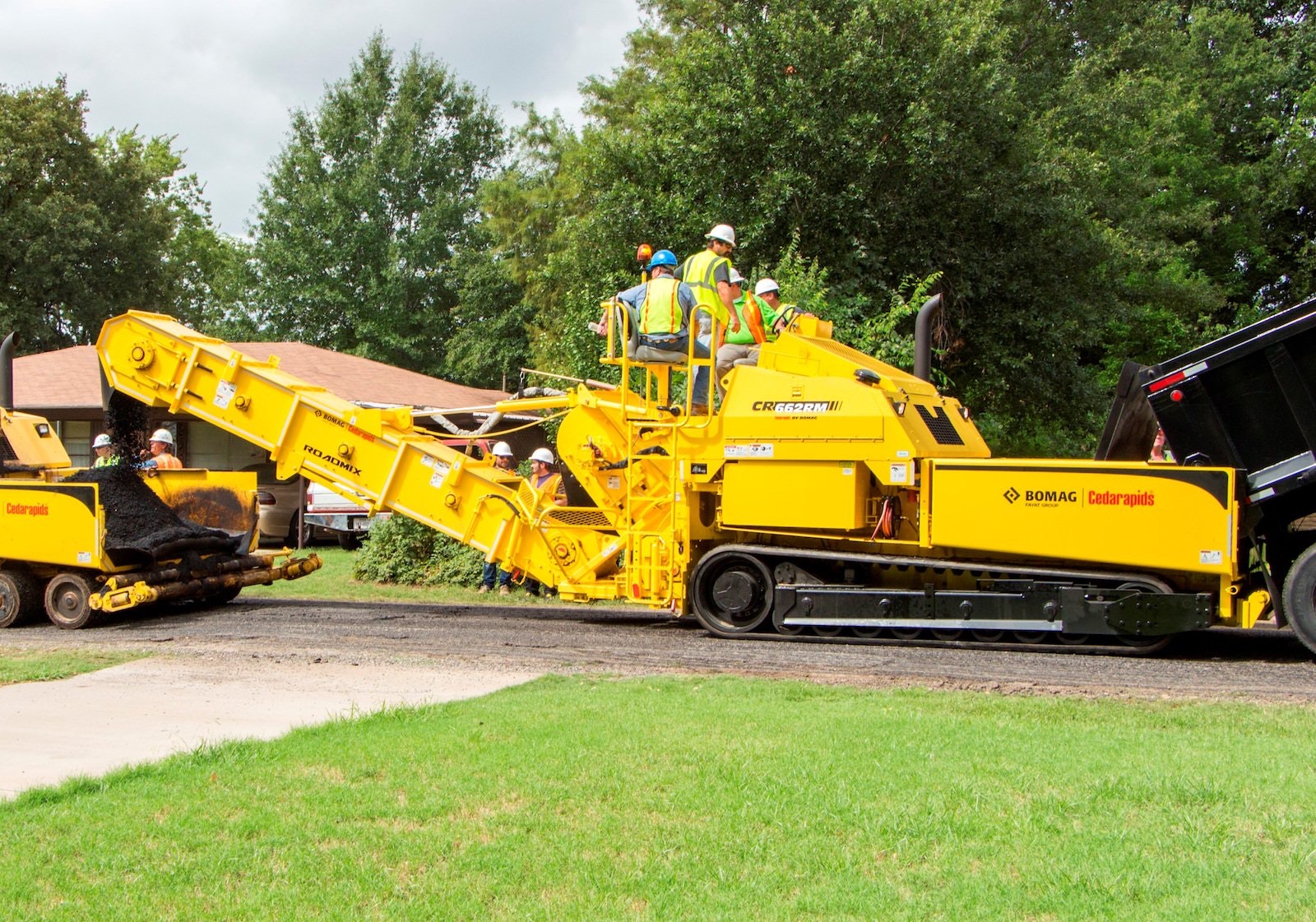 1654799689427 Cedarapids Cr662rm Roadmix Web