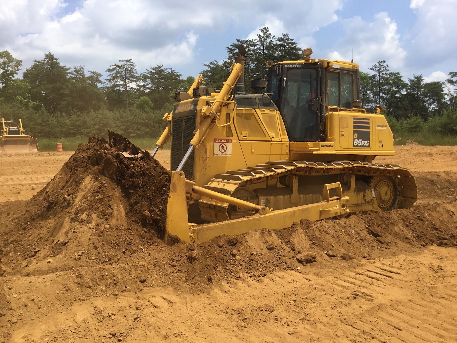 Komatsu D85i-18 Crawler Dozer | Construction Equipment