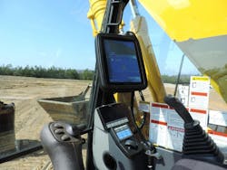 PC390LCi-11-inside-cab PC390LCi-11-inside-cab