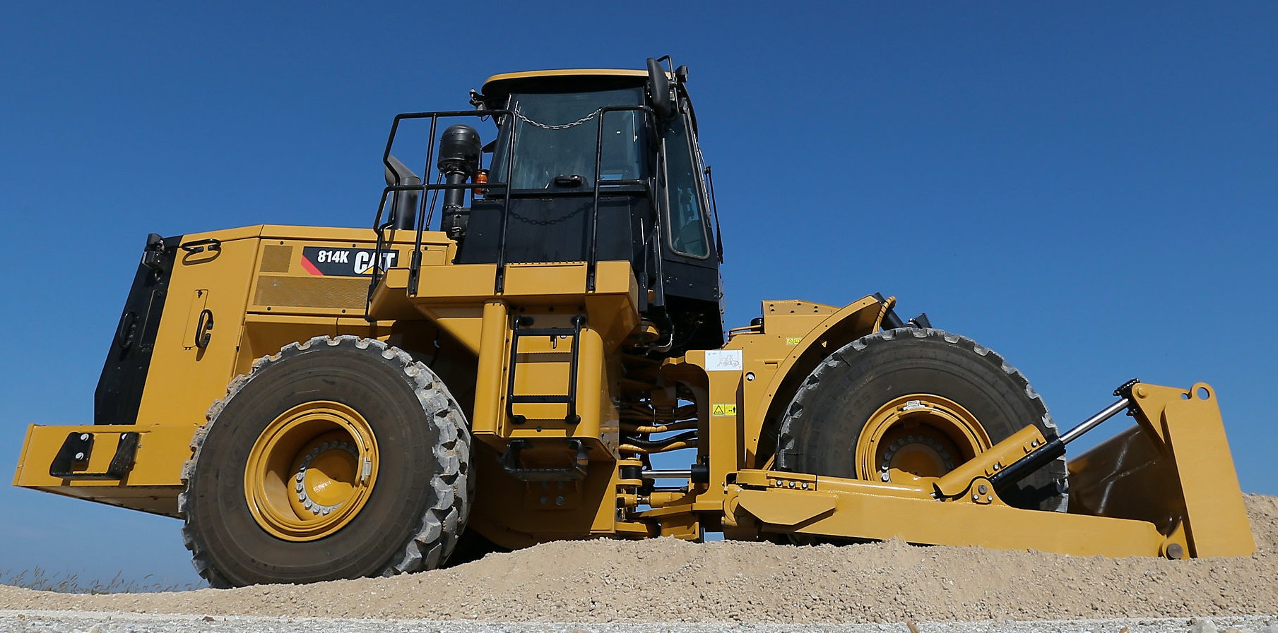 1654807778304 Caterpillar814kwheeldozer 0