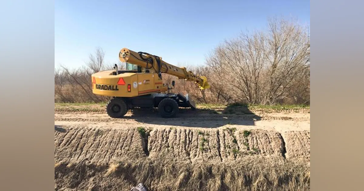 Lift, dig, and demolish at front, rear and either side | Construction ...
