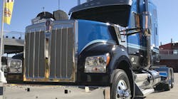 Kenworth_W990_Class_8_truck