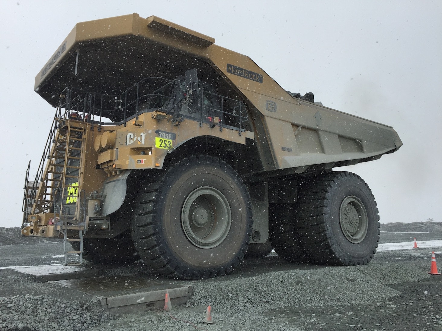 1654810854040 Phil Hardrock Body