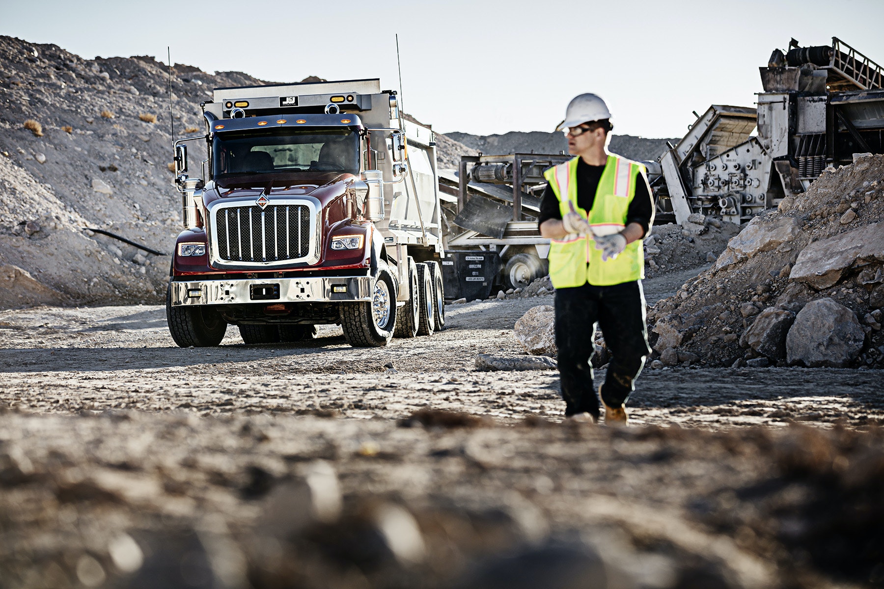 Navistar Launches Application Engineering Hotline Construction Equipment