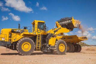 コマツ KOMATSU WA900-3 & PC200-8 セット コマツ KOMATSU WA900-3 & PC200-8 セット コマツ KOMATSU WA900