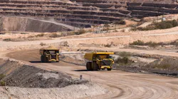 930E Komatsu Truck at AZ proving ground (1)_0