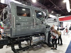 1654812221392 Hinocrewcabnacv 1654812221392 Hinocrewcabnacv