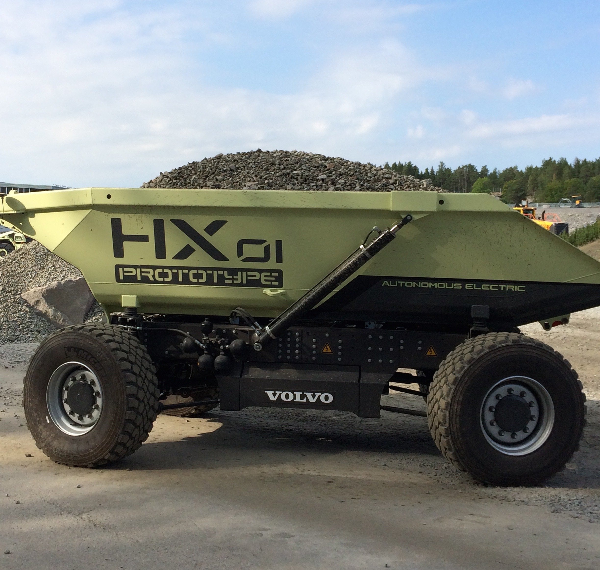 1654812473972 Volvohx2hauler 0