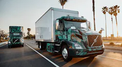 Volvo-LIGHTS-truck