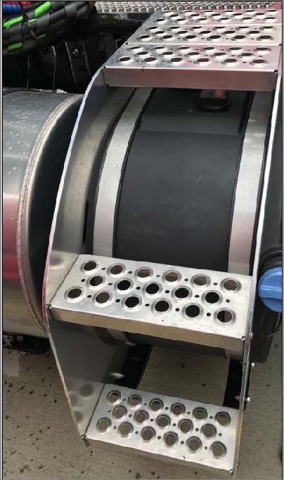 Kenworth DEF tank for T680 and T880