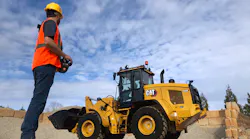 Cat-Command-for-Loading-with-930M