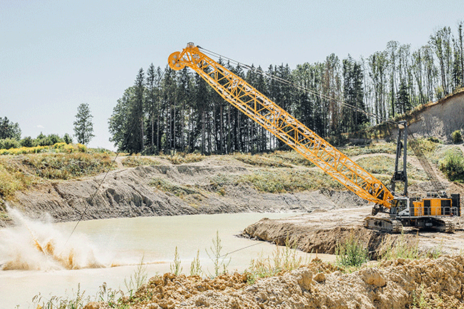 1654813134151 Liebherrhs8200dutycyclecrawlercrane