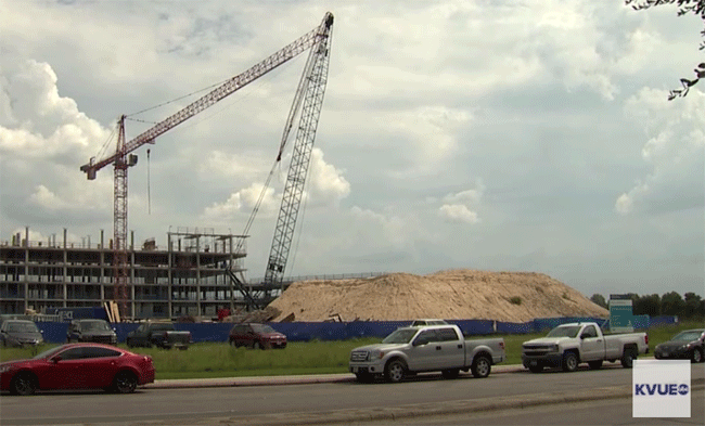 1654813851686 Kvuecraneaccidentaustin