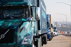 polb-vnr-electric-lead-truck-parade-of-clean-vehicles-volvo-trucks-1
