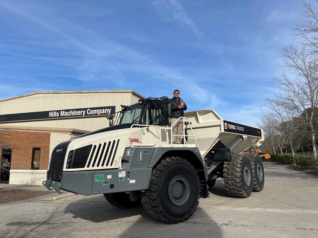 Hills Machinery Wins Top Dealer Award from Terex Trucks Construction