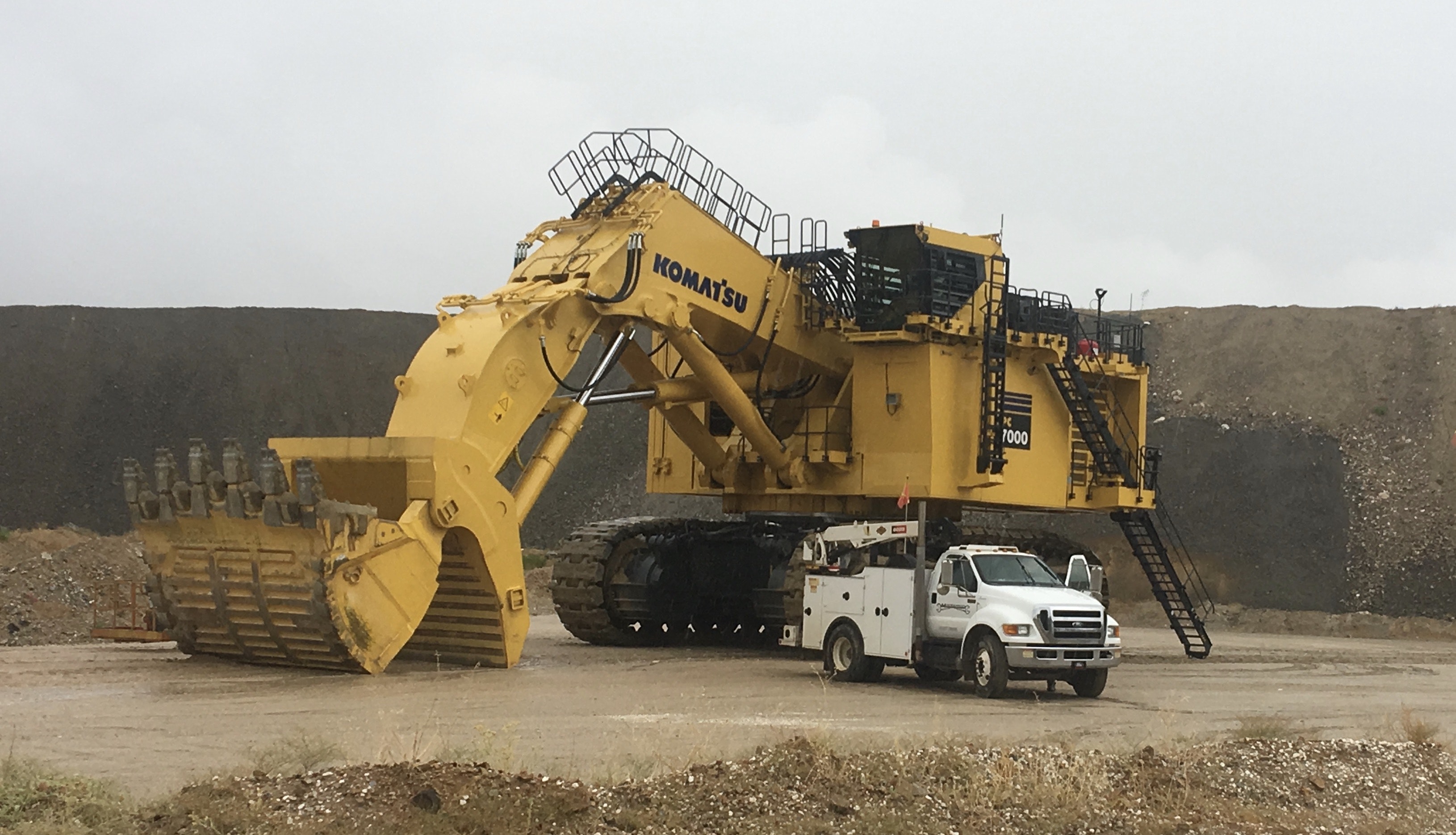 1654814357031 Komatsushovel