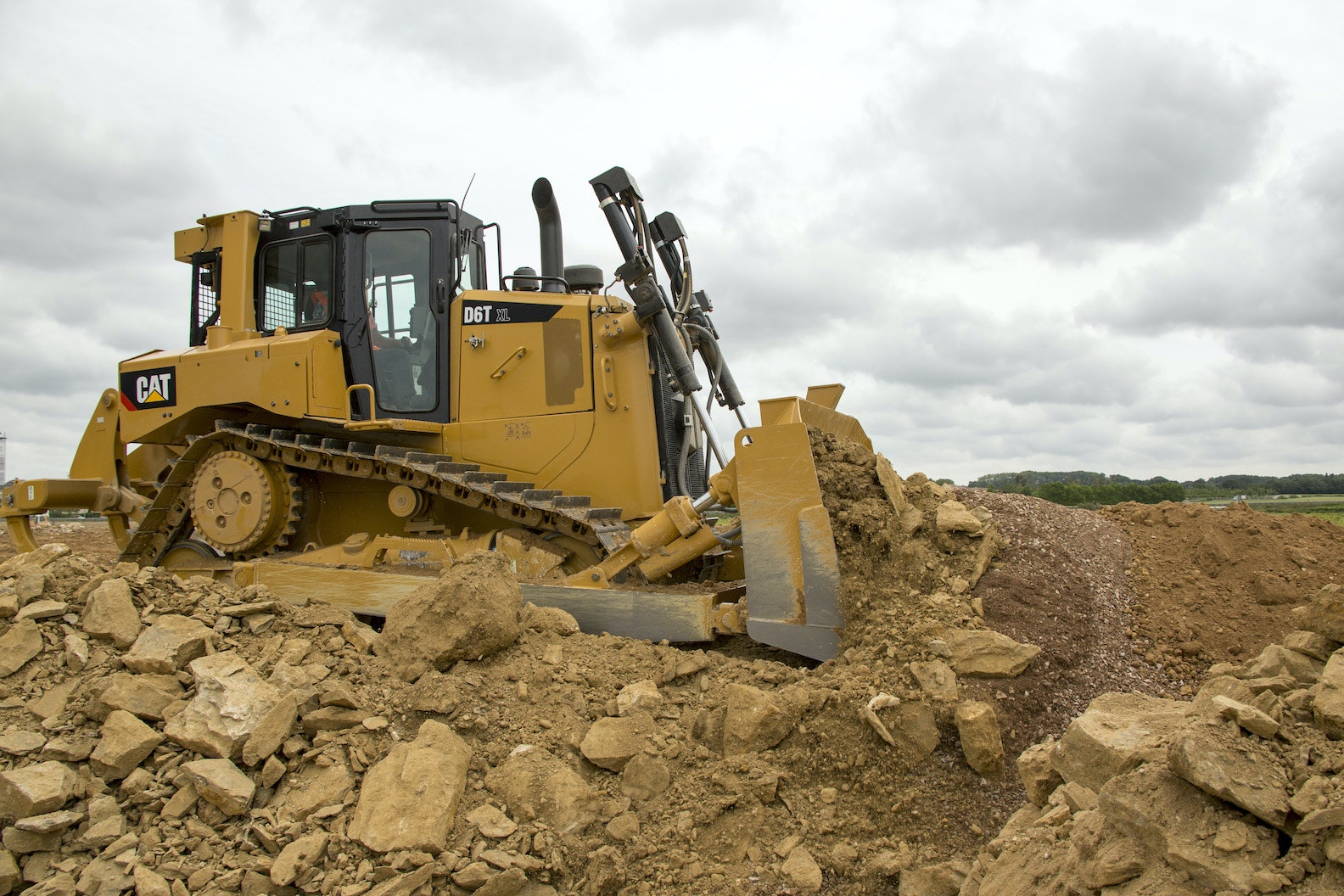 Caterpillar Abrasion, HDXL Undercarriage Systems | Construction Equipment