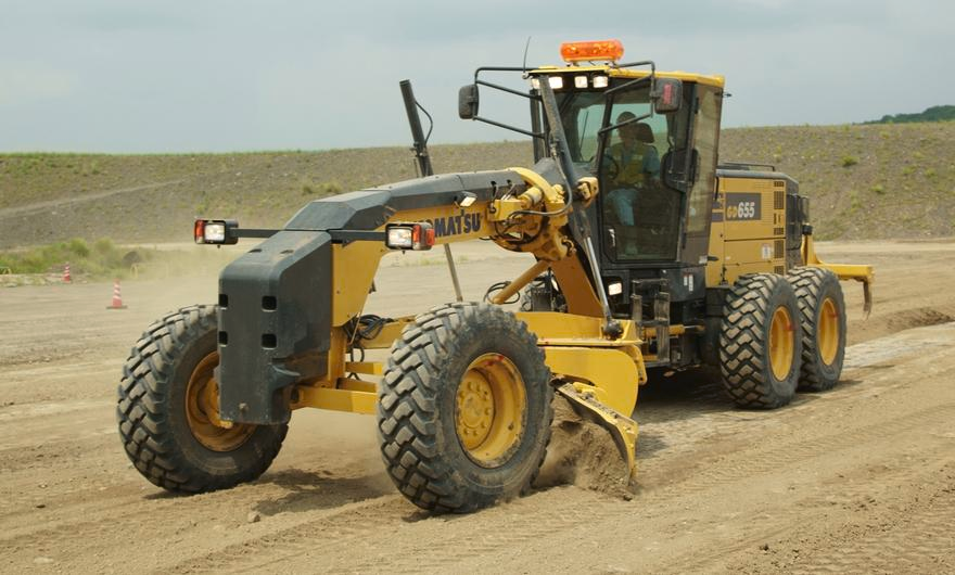 Komatsu GD655-7 motor grader