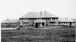 The original clubhouse for the Lido Golf Course in New York, circa 1927.