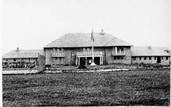 The original clubhouse for the Lido Golf Course in New York, circa 1927.