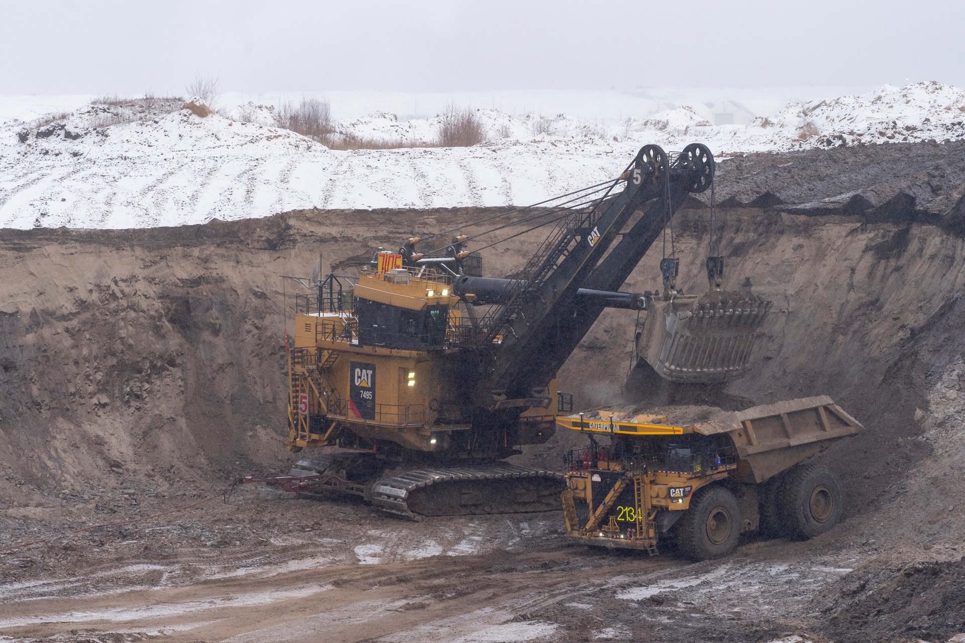 caterpillar mining machines