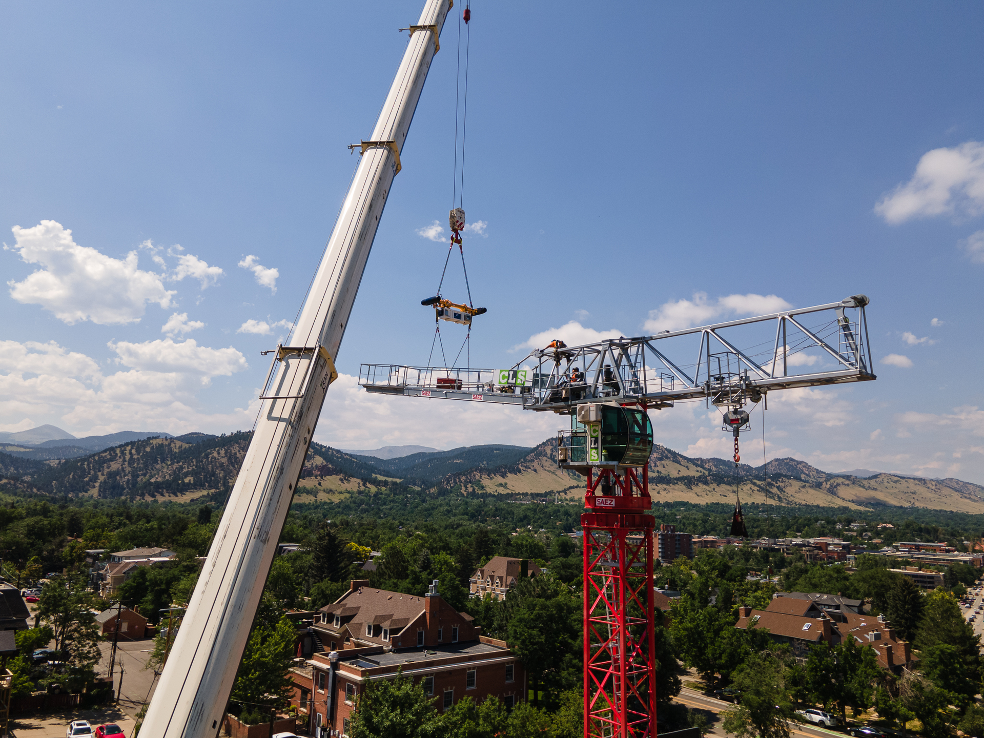 Creative Lifting Services Utilizes Vita Load Navigator Technology On Crowded Tower Crane Erection 5 631a13a14d107