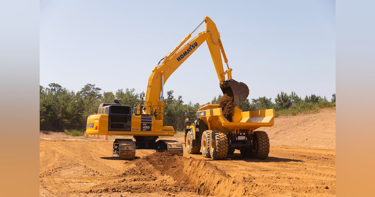 Komatsu_PC490LCi_11_excavator. Komatsu_PC490LCi_11_excavator.