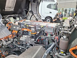 The Tre hydrogen fuel cell-electric version produces its own power with two cells, mounted in tandem beneath the cab (and looking like an inline internal combustion engine). It uses just two battery packs, so makes 536 horsepower and weighs 26,600 pounds. Both Tre versions proved smooth and quiet in a demonstration near Detroit in August. The Tre hydrogen fuel cell-electric version produces its own power with two cells, mounted in tandem beneath the cab (and looking like an inline internal combustion engine). It uses just two battery packs, so makes 536 horsepower and weighs 26,600 pounds. Both Tre versions proved smooth and quiet in a demonstration near Detroit in August.