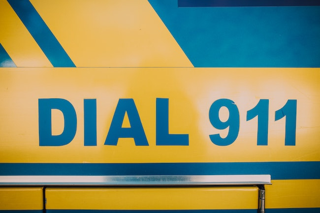 911 sign