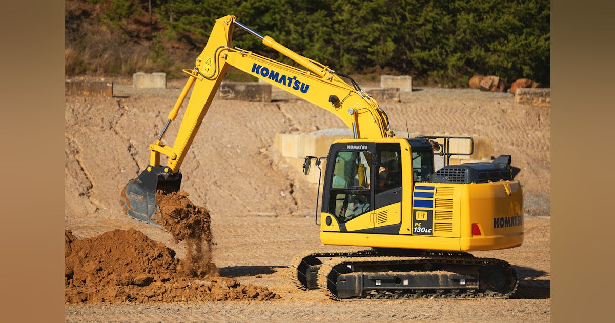 KOMATSU PC200-11 エクスカベーター ホイールローダープルバック Komatsu extends undercarriage on PC130LC-11 | Construction